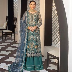 Pakistani wedding attire. 3 pieces. Size XL